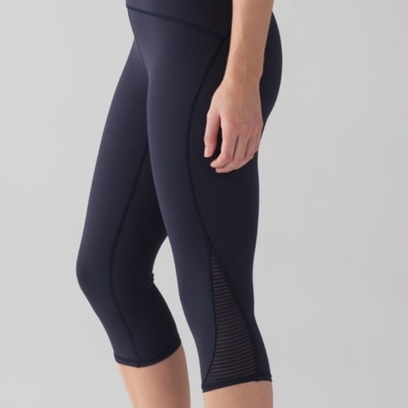 Lululemon Lean in crop 17” - Picture 1 of 9